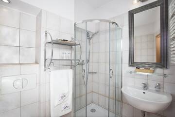 Фото номера Двухместный номер с 2 отдельными кроватями Отель Comfort by Trio г. Белосток 7