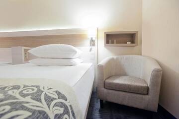 Фото номера Двухместный номер с 2 отдельными кроватями Отель Comfort by Trio г. Белосток 15