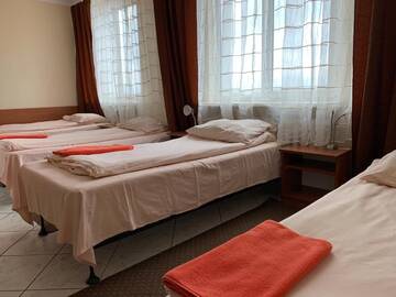 Фото номера Cемейный номер с собственной ванной комнатой Отель Hotel Turystyczny г. Белосток 2