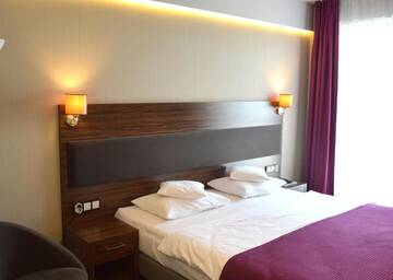 Фото номера Улучшенный двухместный номер с 1 кроватью Отель Hotel Silver г. Белосток 3
