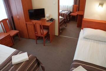 Фото номера Четырехместный номер &quot;Комфорт&quot; Отель Hotel BOSiR г. Белосток 2