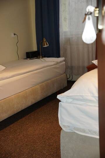 Фото номера Двухместный номер с 2 отдельными кроватями Отель Hotel BOSiR г. Белосток 5