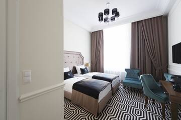 Фото номера Улучшенный двухместный номер с 2 отдельными кроватями Отель Hotel Royal &amp; Spa г. Белосток 5