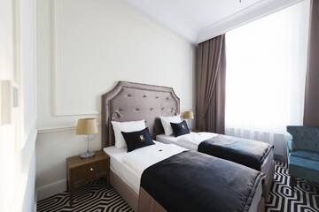 Фото номера Улучшенный двухместный номер с 2 отдельными кроватями Отель Hotel Royal &amp; Spa г. Белосток 6