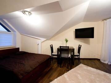 Фото номера Двухместный номер Делюкс с 1 кроватью и балконом Хостелы Hostel &amp; Restauracja Santorini г. Белосток 4