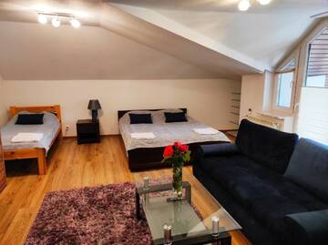 Фото номера Семейный номер Делюкс Хостелы Hostel &amp; Restauracja Santorini г. Белосток 7