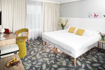 Фото номера Стандартный номер с кроватью размера &quot;queen-size&quot; Отель ibis Styles Bialystok г. Белосток 2