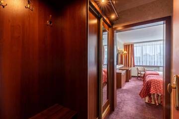 Фото номера Двухместный номер с 2 отдельными кроватями Отель Hotel Gołębiewski Białystok г. Белосток 6